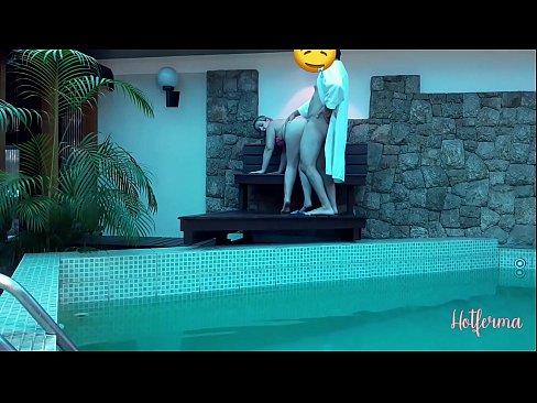 ❤️ Bulla ancillam ad piscinam invitat, sed fervido resistere non potuit Sex video  at porn la.japangaysex.ru